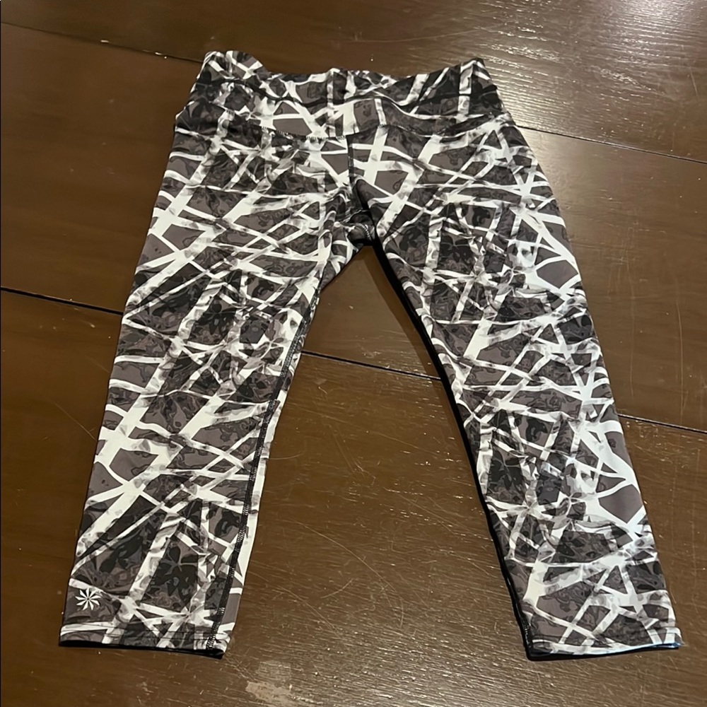 ATHLETA Women’s Small Capri Black and Grey Leggings
